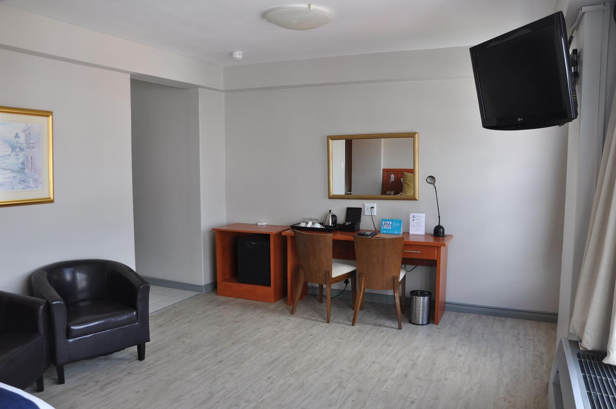 9 On Barrack Hotel 3*