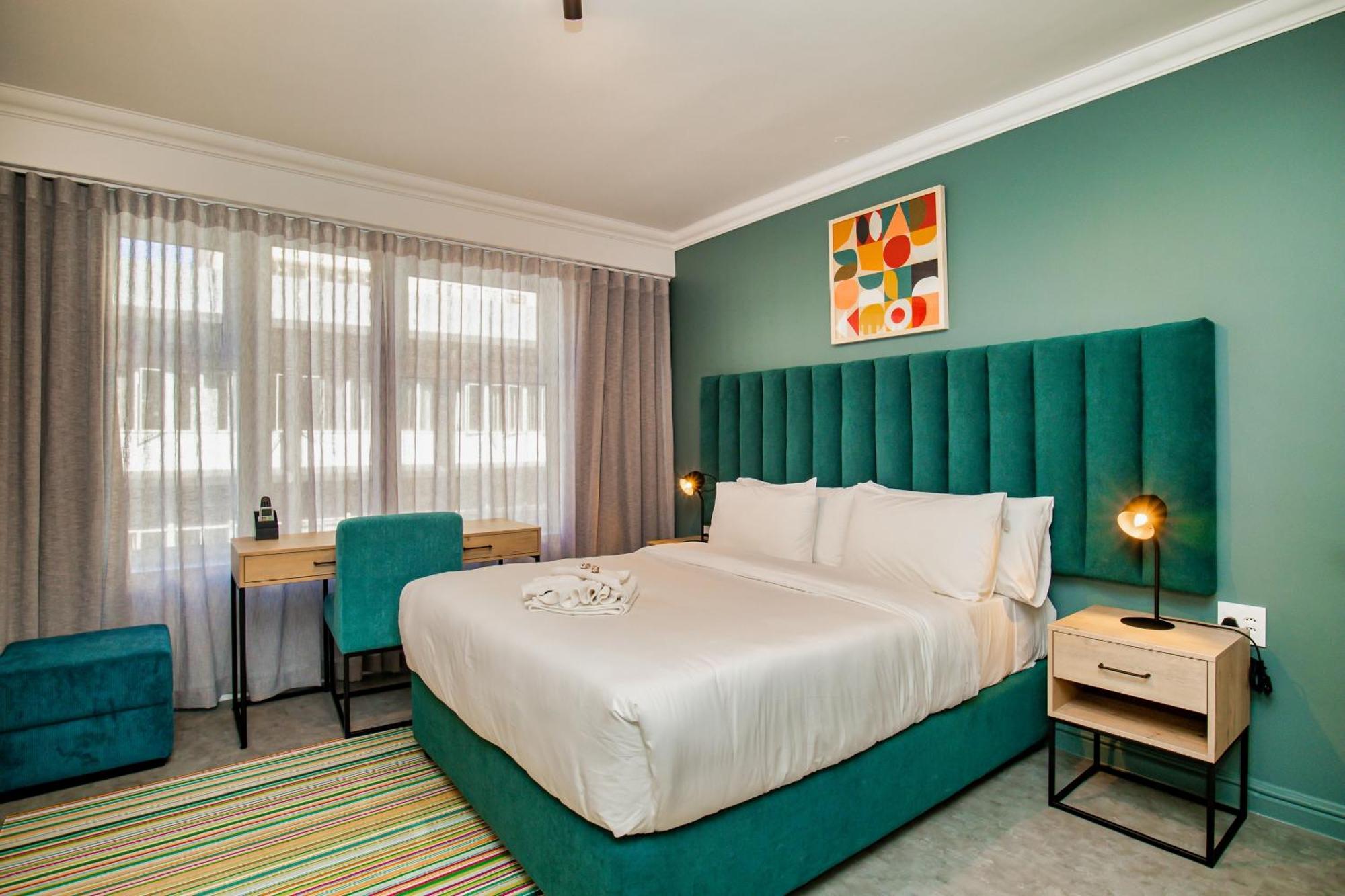Hotel 9 On Barrack